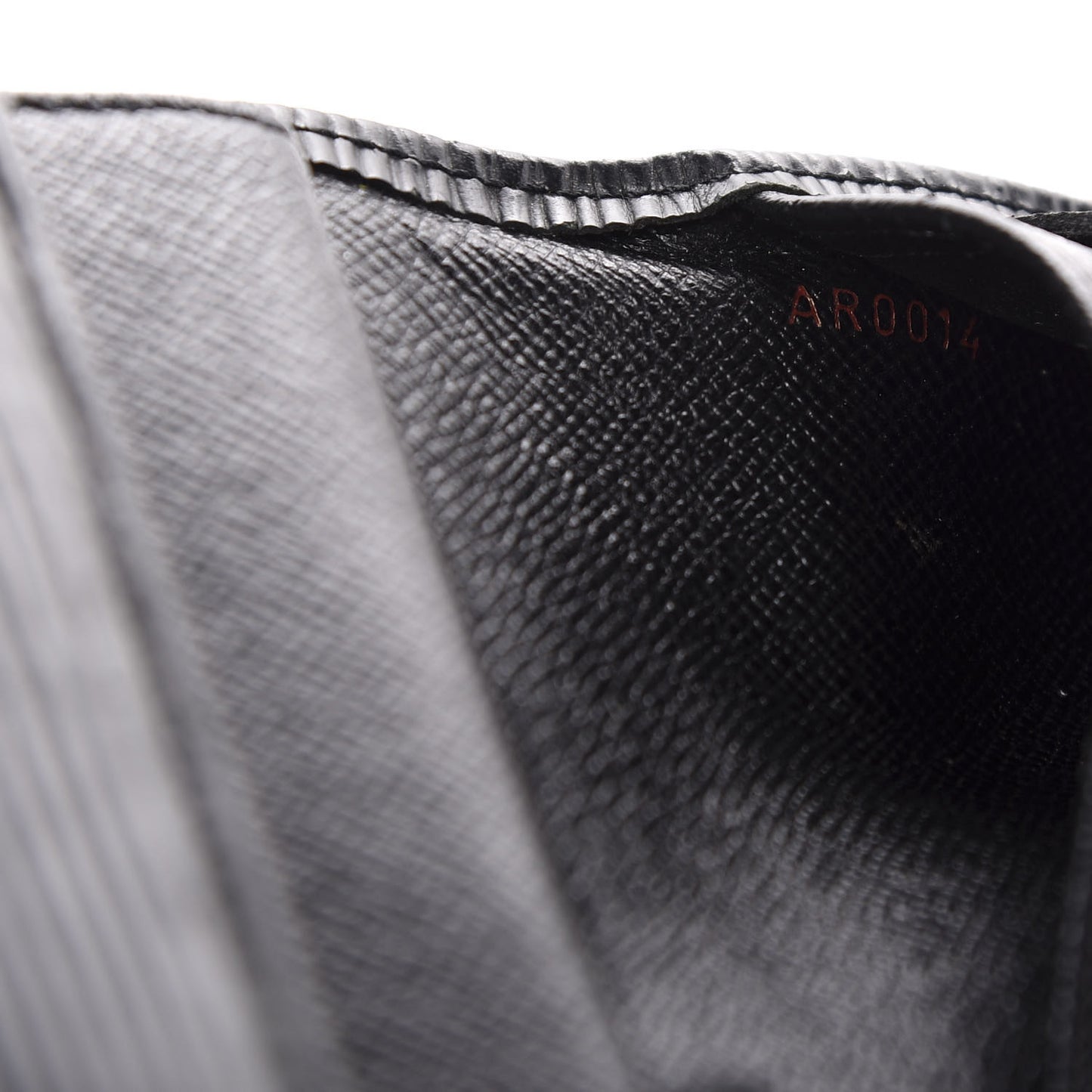 Epi Porte Tresor International Wallet Black
