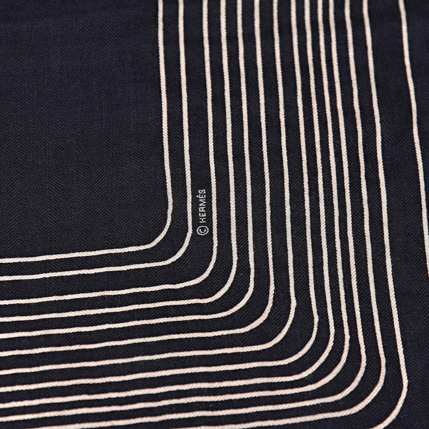 Cashmere Silk Pegase Paysage Shawl 140 Beige Black