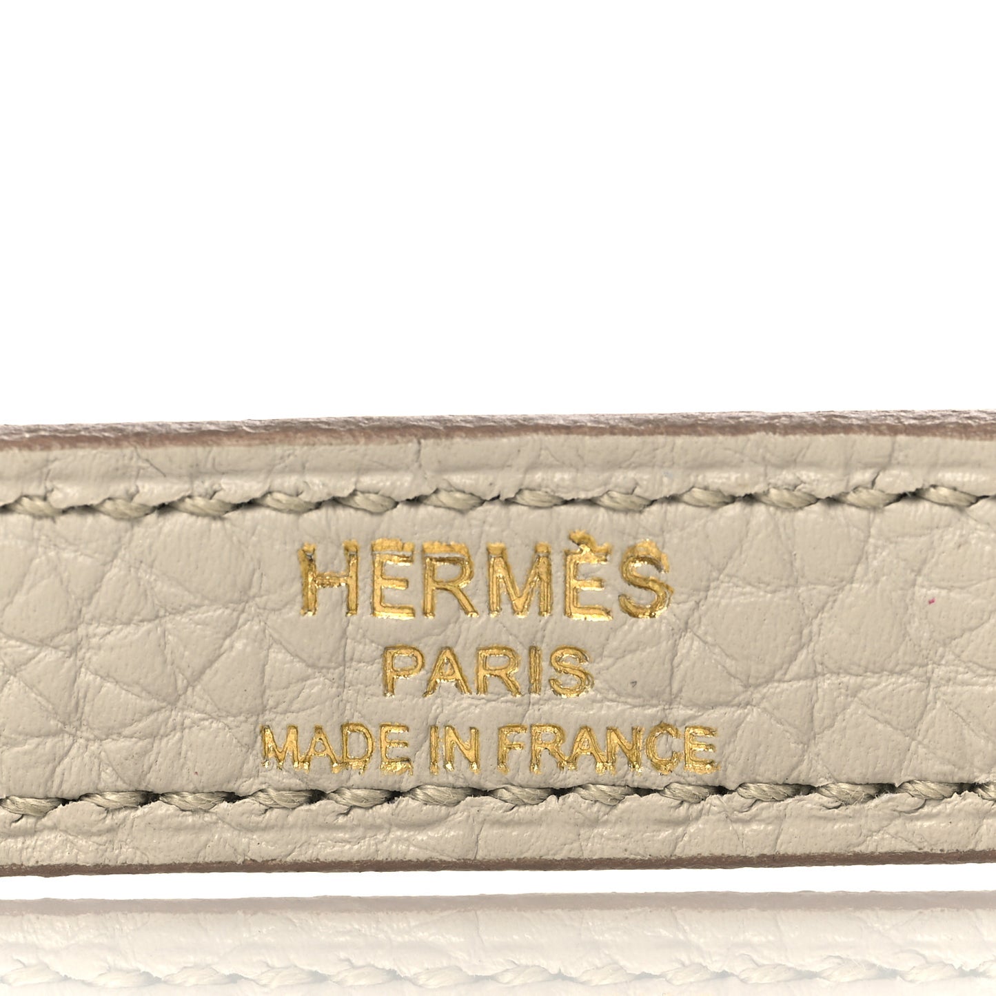 Togo Kelly Retourne 25 Beton