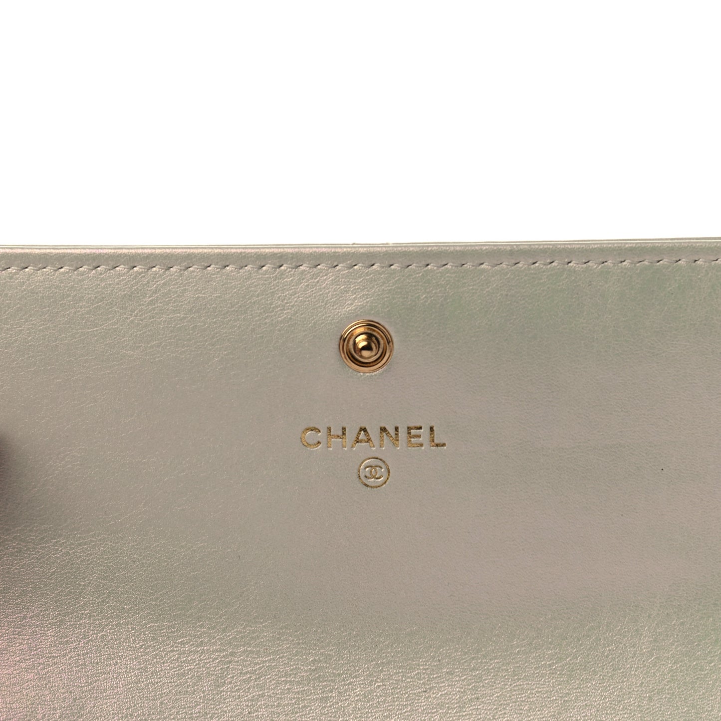 Iridescent Lambskin Quilted Chanel 19 Flap Wallet Ivory