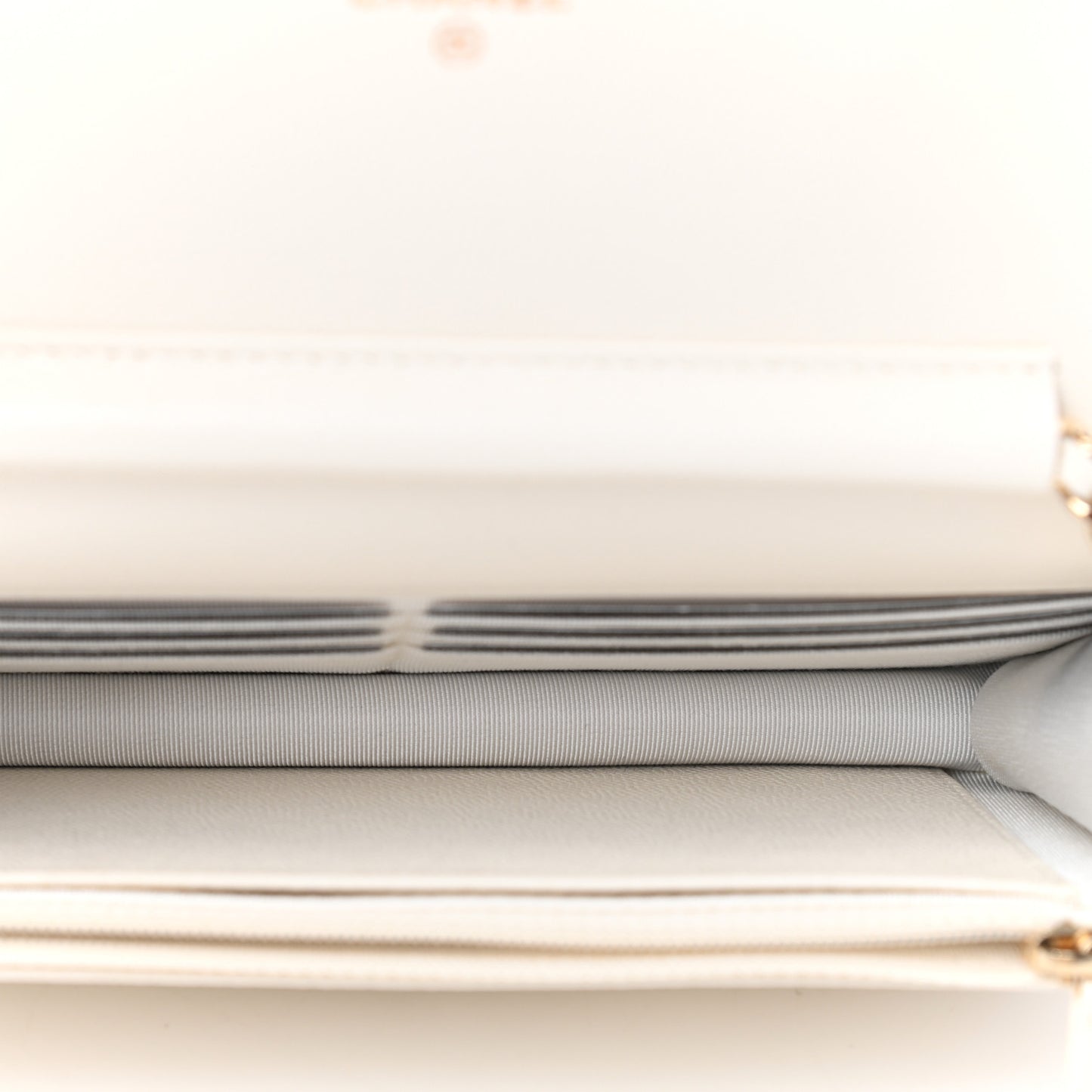 Caviar Quilted Wallet On Chain WOC White