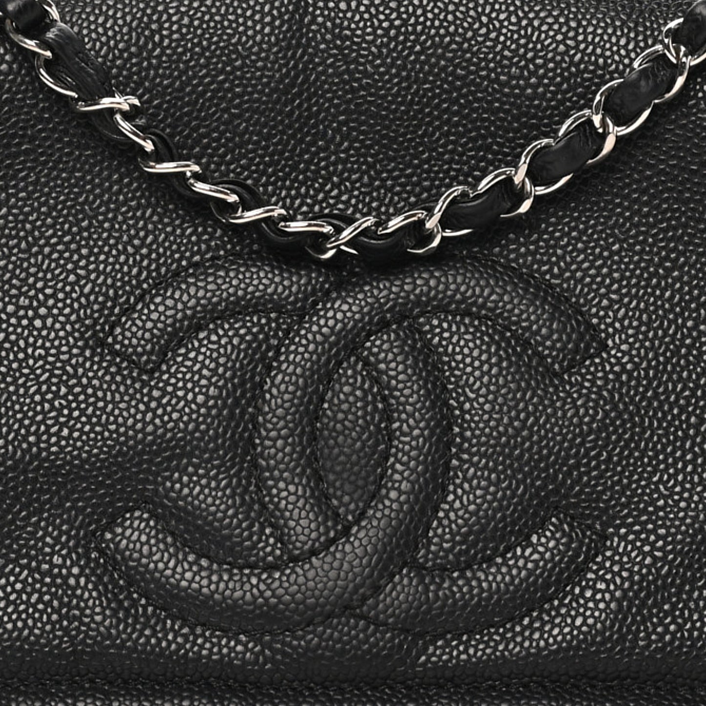Caviar Medium Timeless CC Flap Black