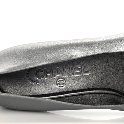 Chanel Metallic Calfskin Grosgrain Cap Toe CC Ballerina Flats 40 Silver Black 8 of 9