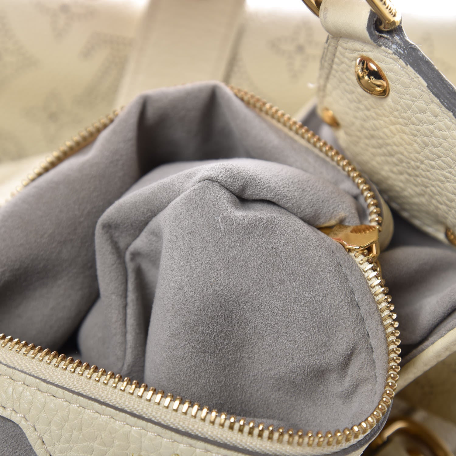 Louis Vuitton Mahina XL Ivory 7 of 12