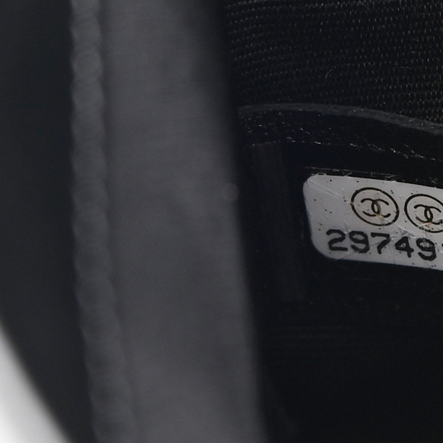 Crumpled Calfskin Medium Chain All Over Flap Black
