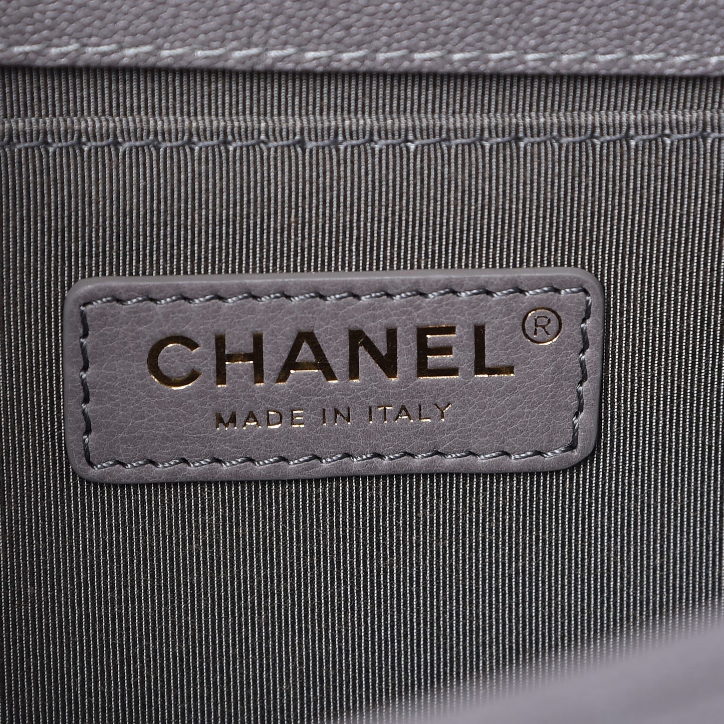 Caviar Quilted Medium Boy Flap Light Grey