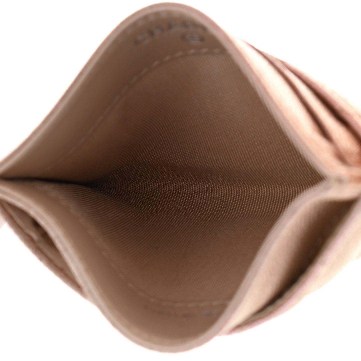 Iridescent Caviar Chevron Quilted Card Holder Beige
