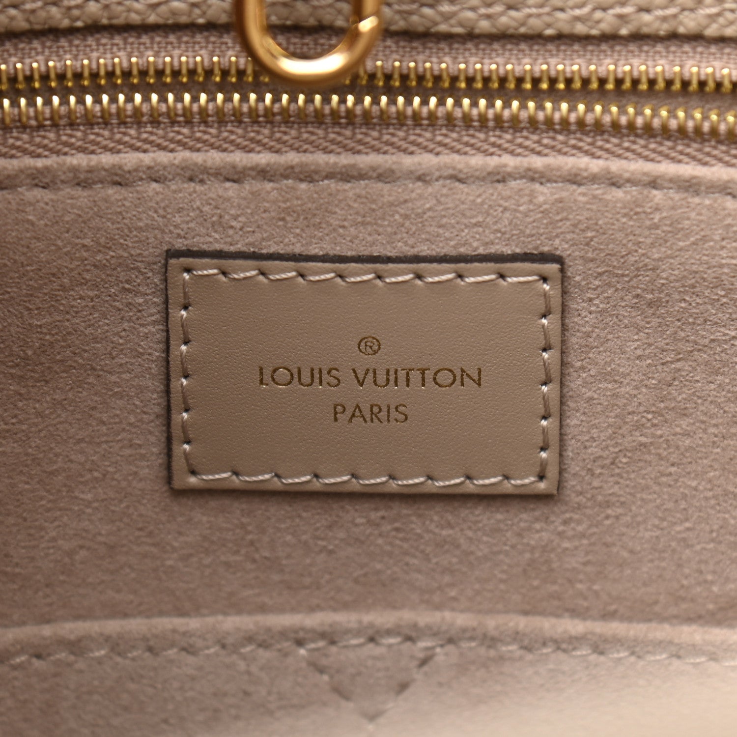 Louis Vuitton Empreinte Monogram Giant Onthego MM Tourterelle 6 of 10