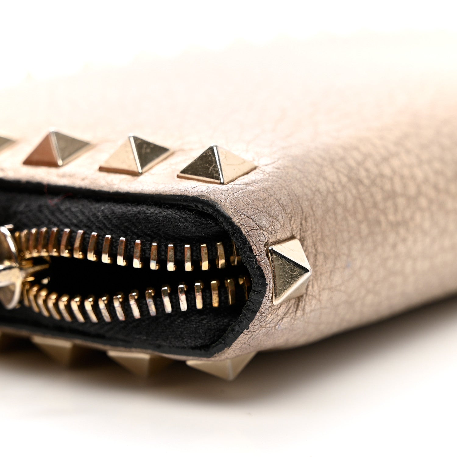 Valentino Garavani Metallic Pebbled Calfskin Rockstud Zip Around Wallet Skin 12 of 12