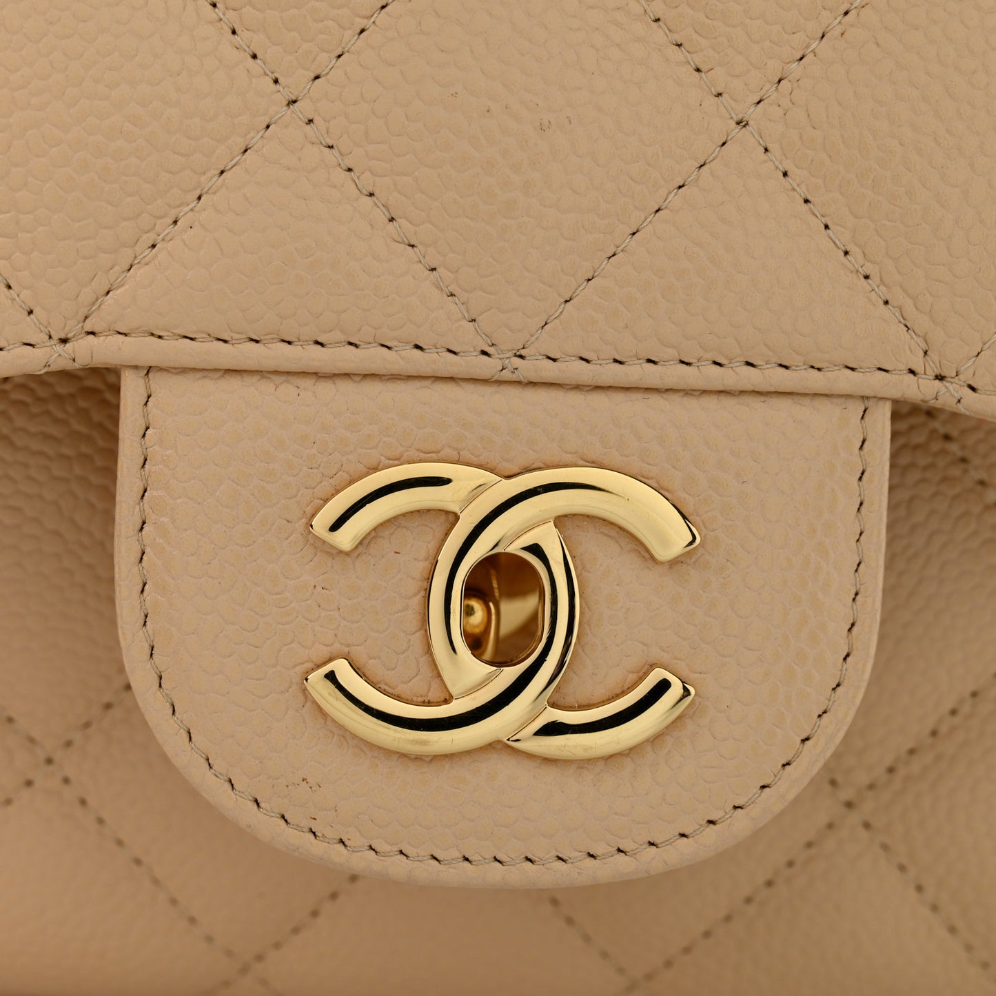 Caviar Quilted Jumbo Single Flap Beige Clair