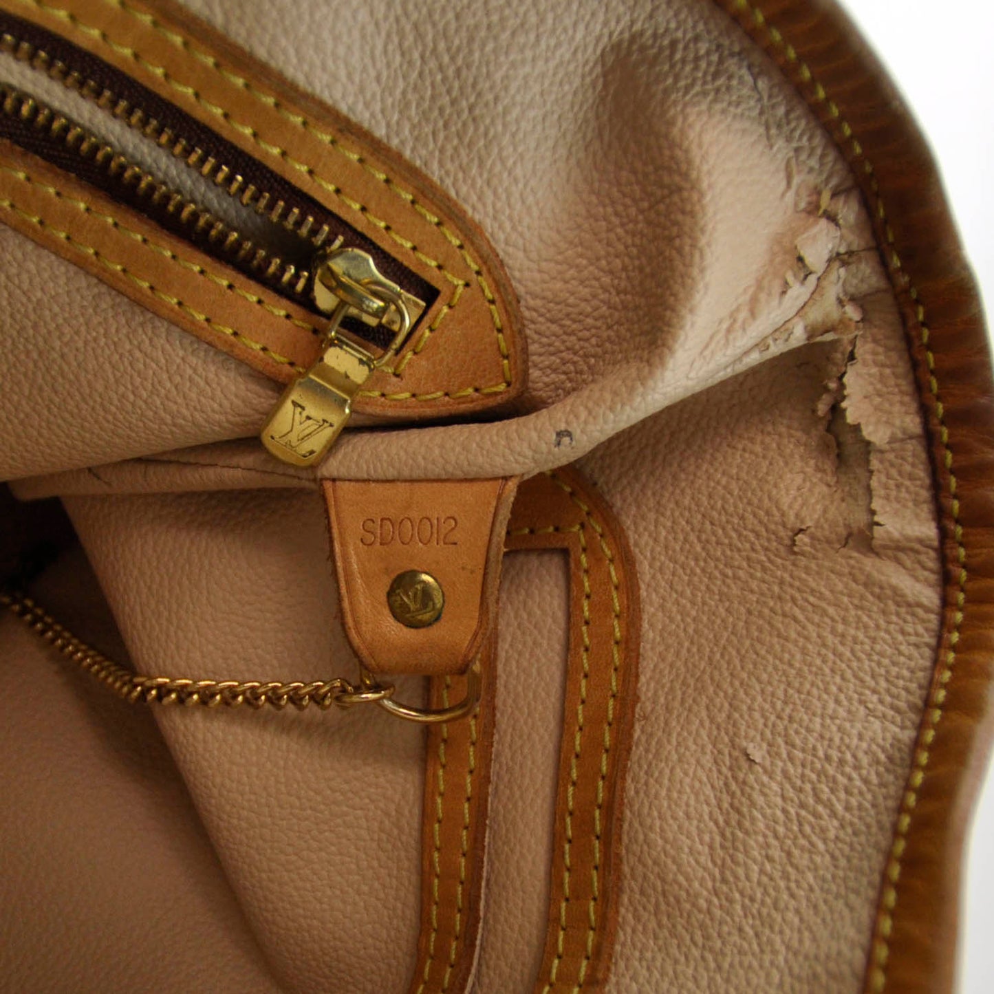 Monogram Petit Bucket 23