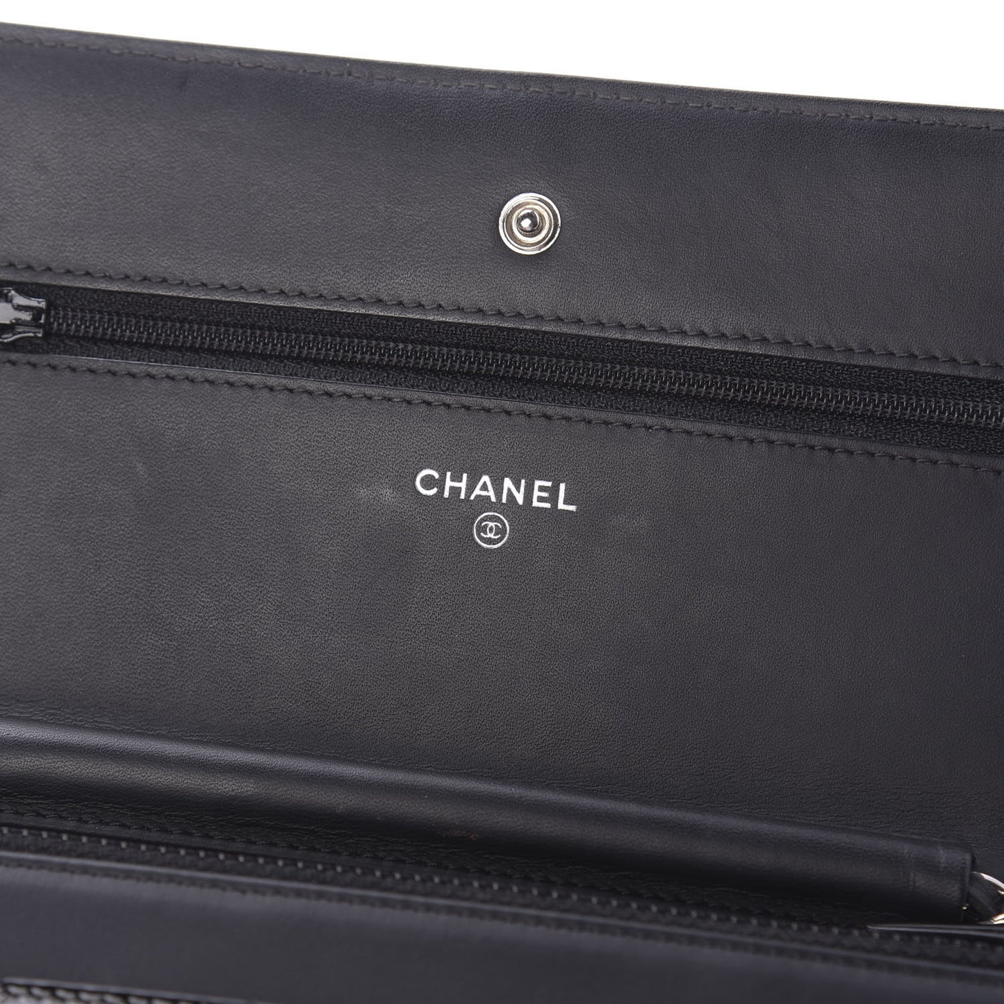 Patent Quilted Wallet On Chain WOC Black