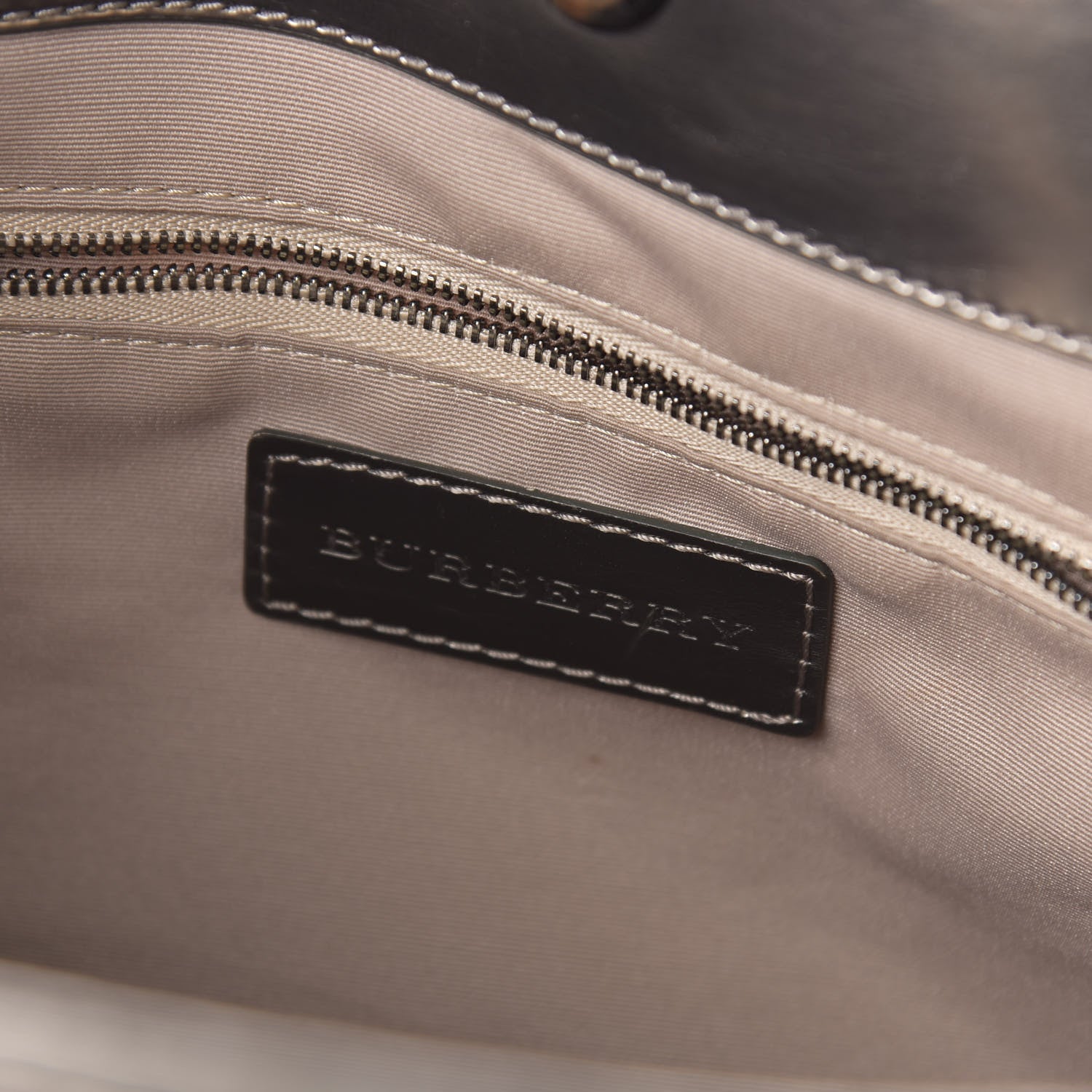 Burberry Patent Supernova Check Stars Medium Nickie Landscape Tote Pewter 8 of 11