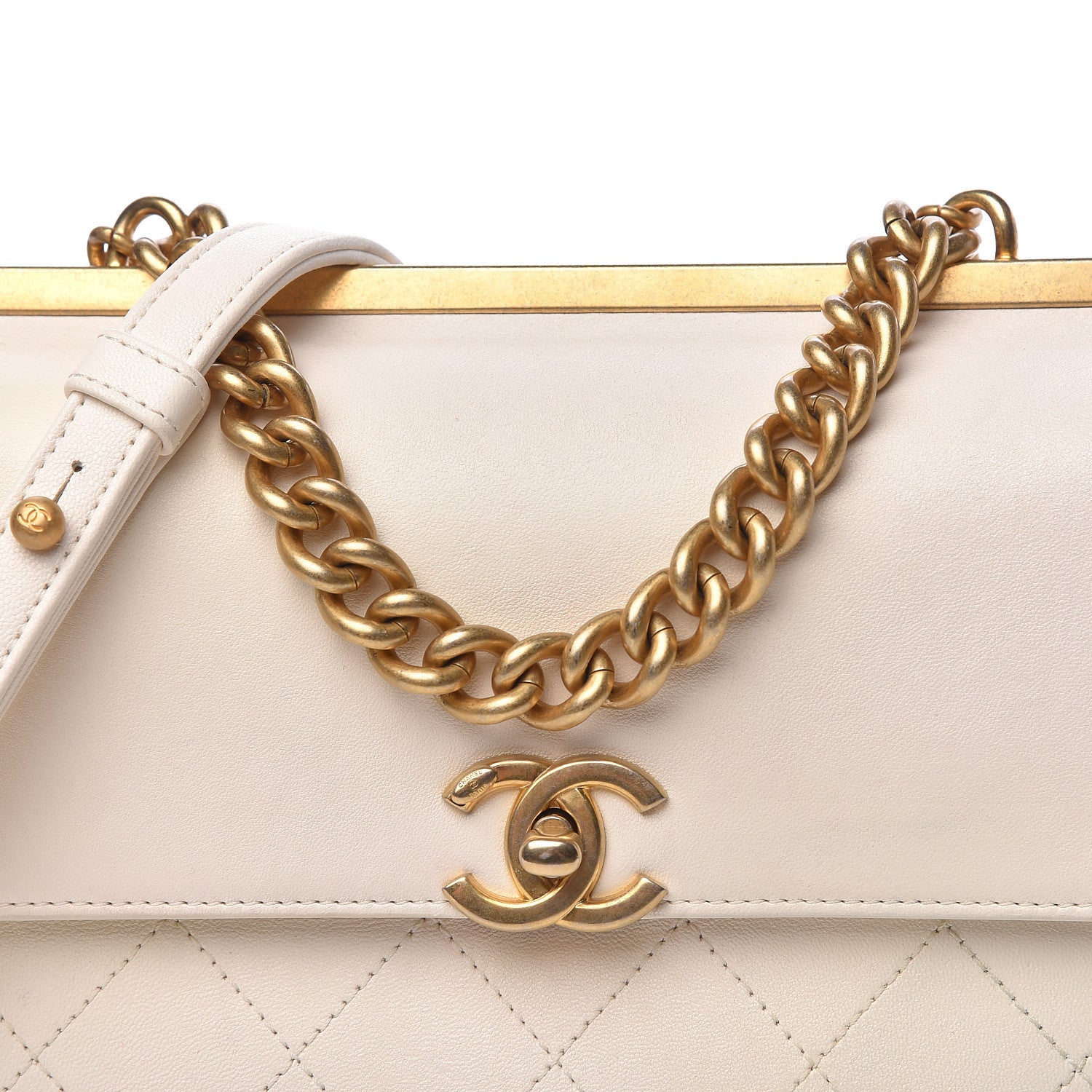 その他 CHANEL 495693_01.jpg?quality=80&bg-