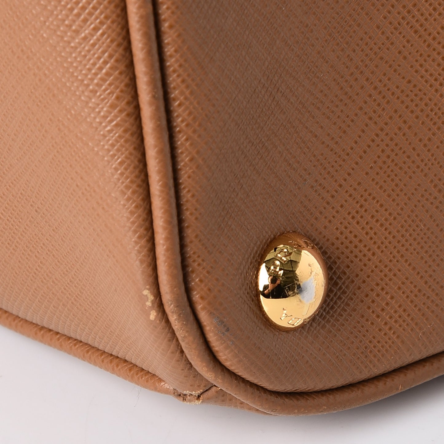 Saffiano Medium Galleria Double Zip Tote Caramel