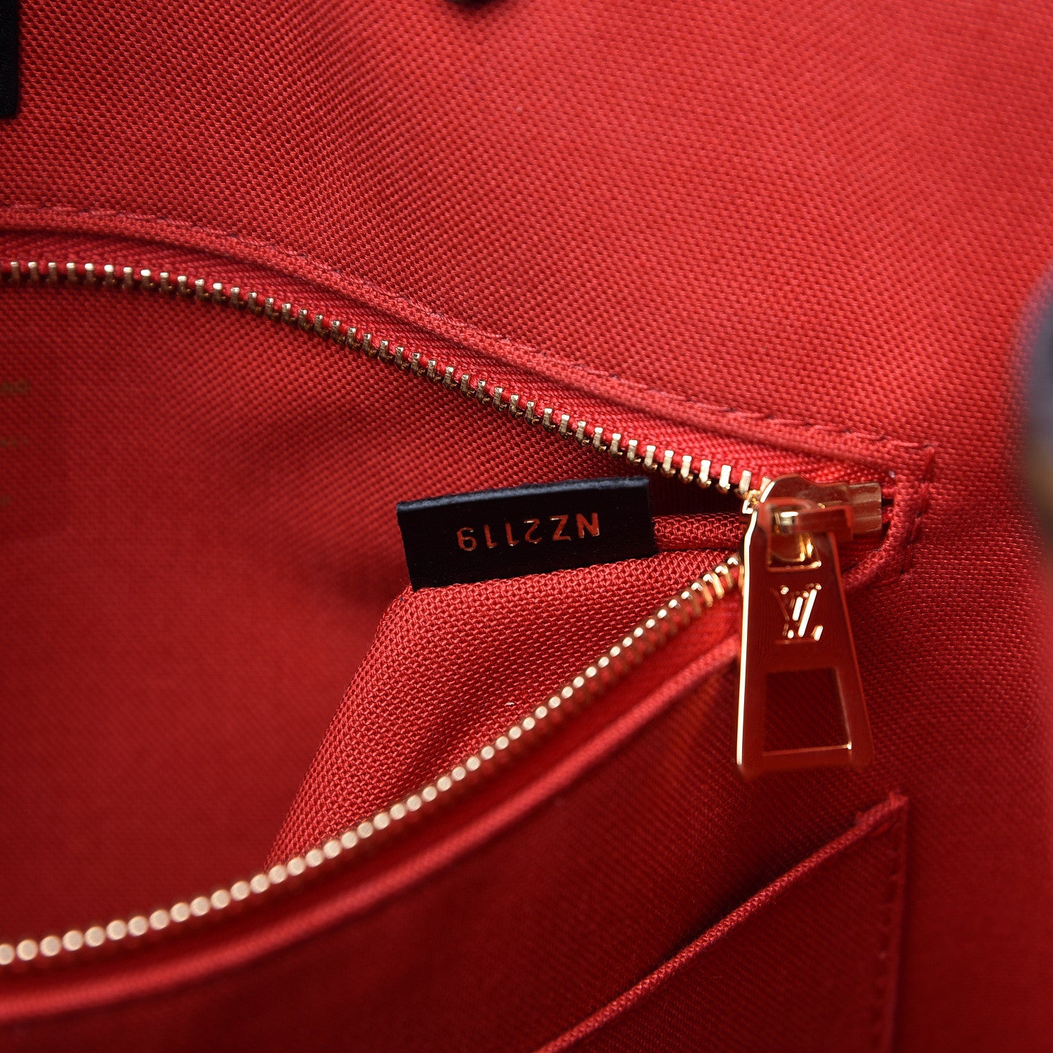 Louis Vuitton Reverse Monogram Giant Onthego GM 7 of 12