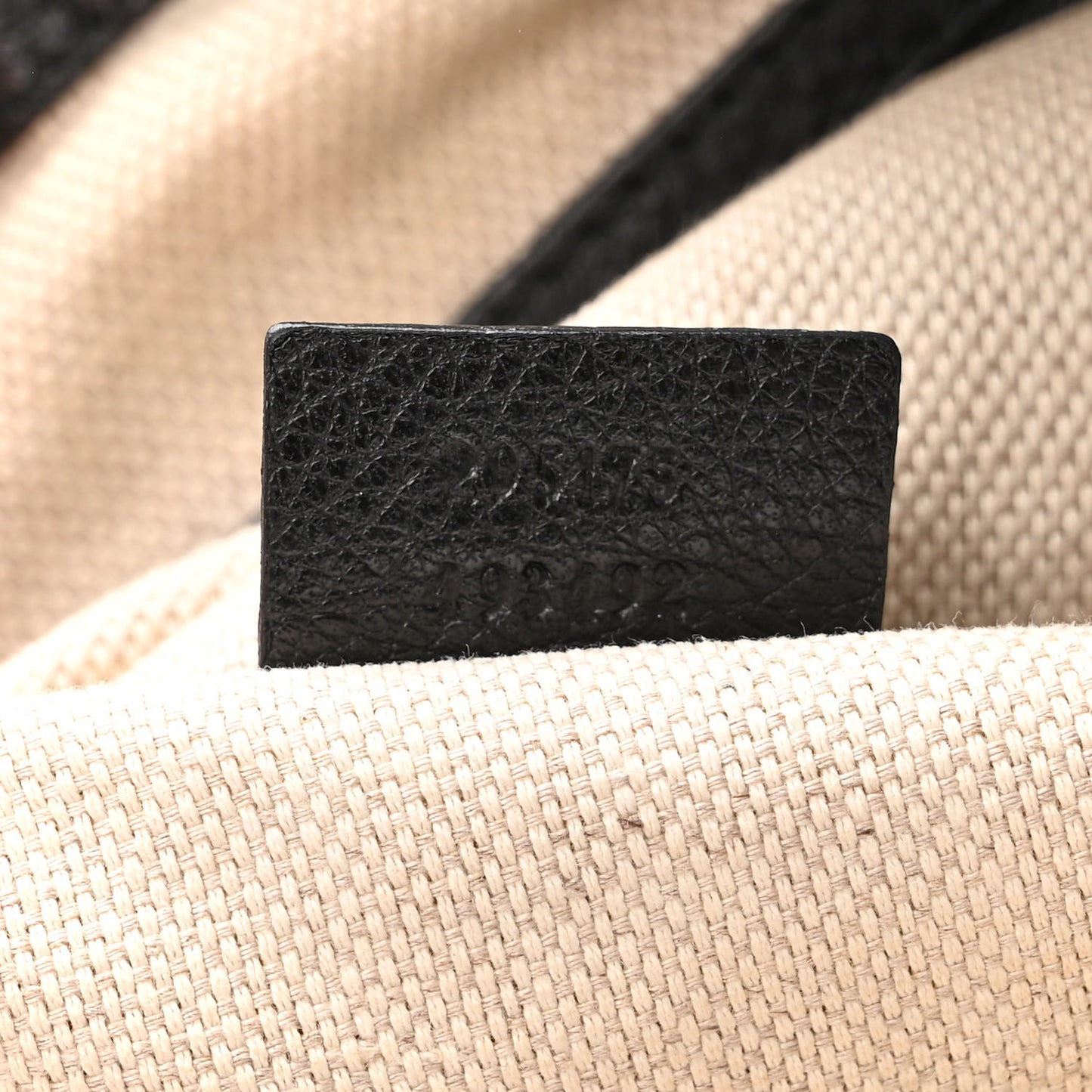 Pebbled Calfskin Medium Soho Hobo Black