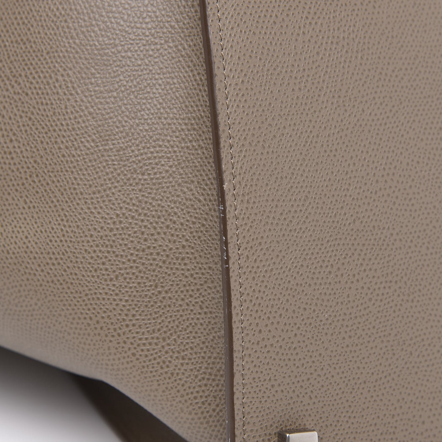 Grained Calfskin Medium Phantom Luggage Taupe