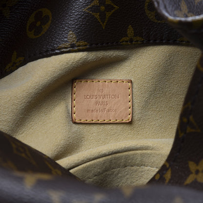 Louis Vuitton Monogram Artsy GM 7 of 10
