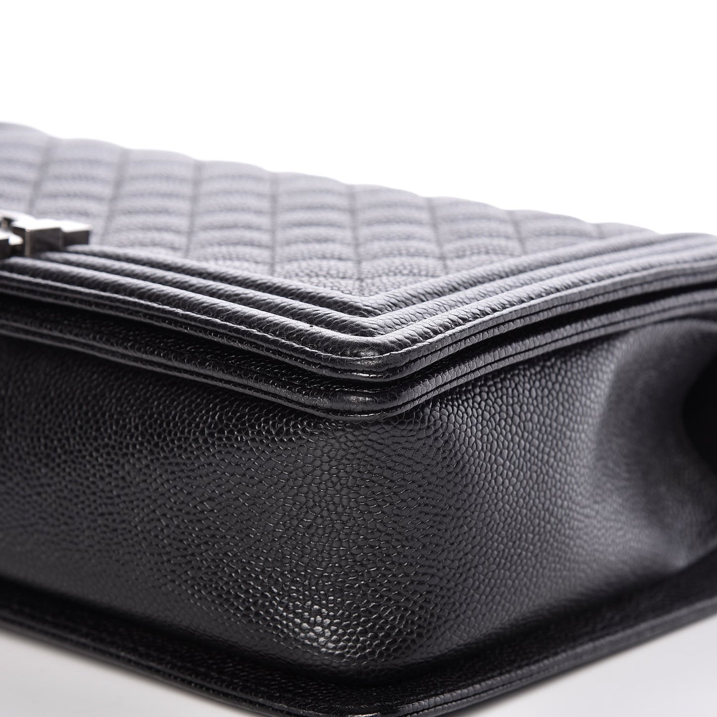 Caviar Quilted New Medium Boy Flap Black