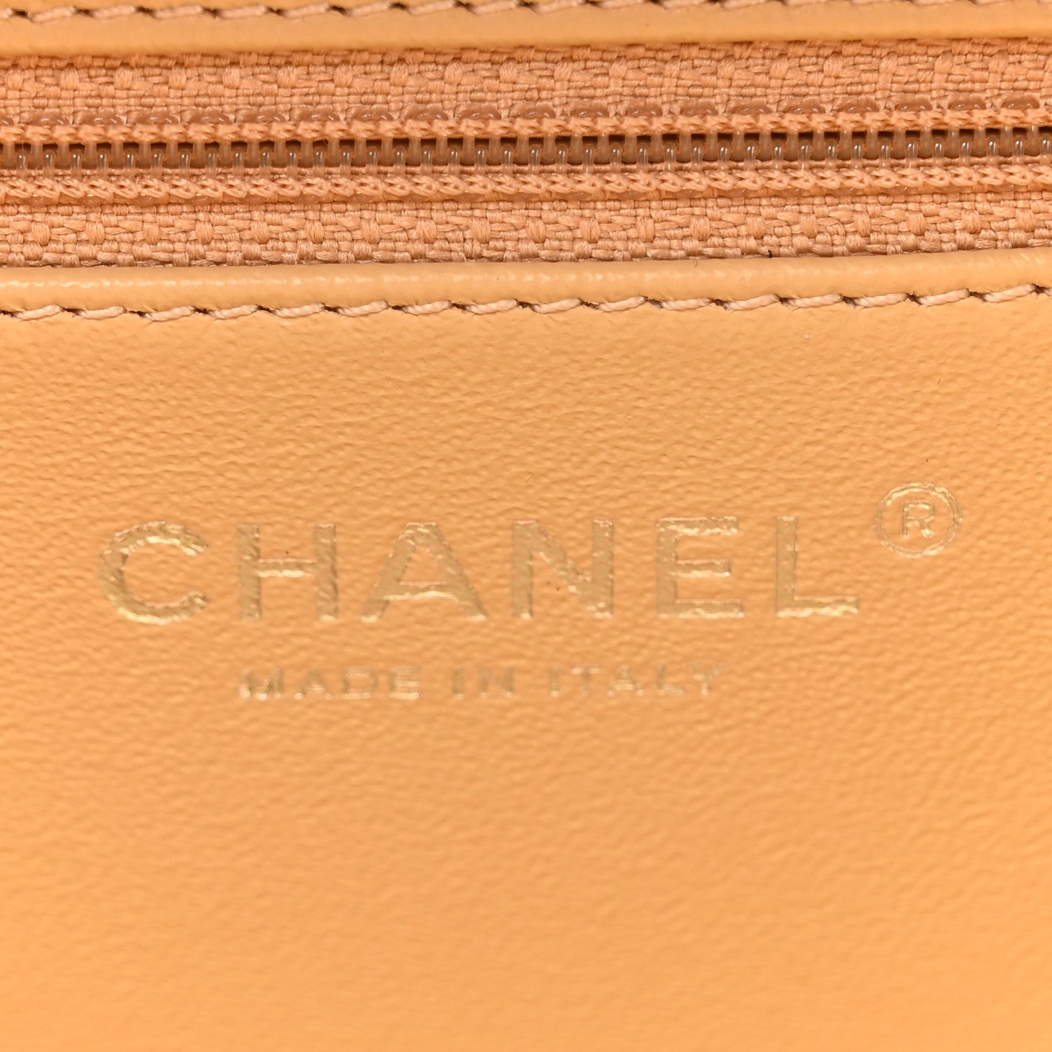 Chanel Raffia Calfskin CC Filigree Vanity Case White 6 of 13