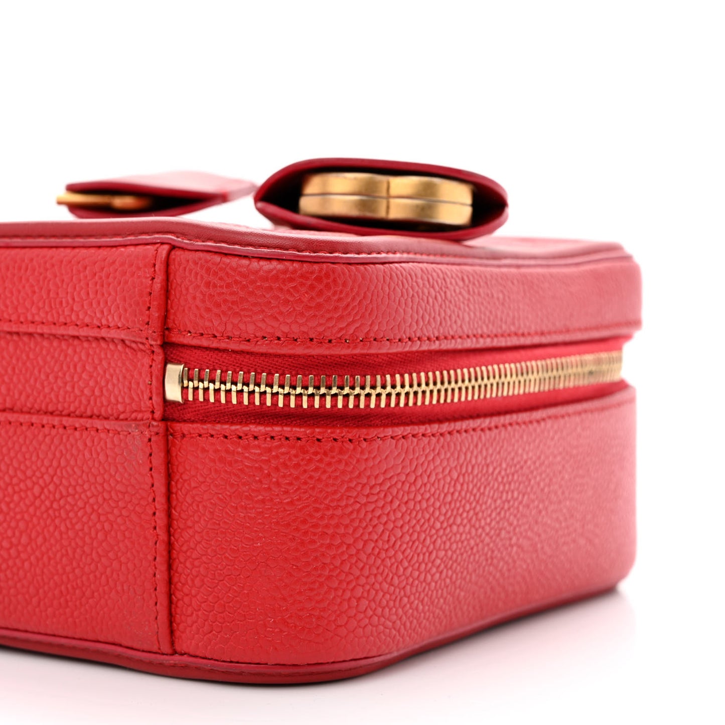 Caviar Quilted Medium CC Filigree Vanity Case Red
