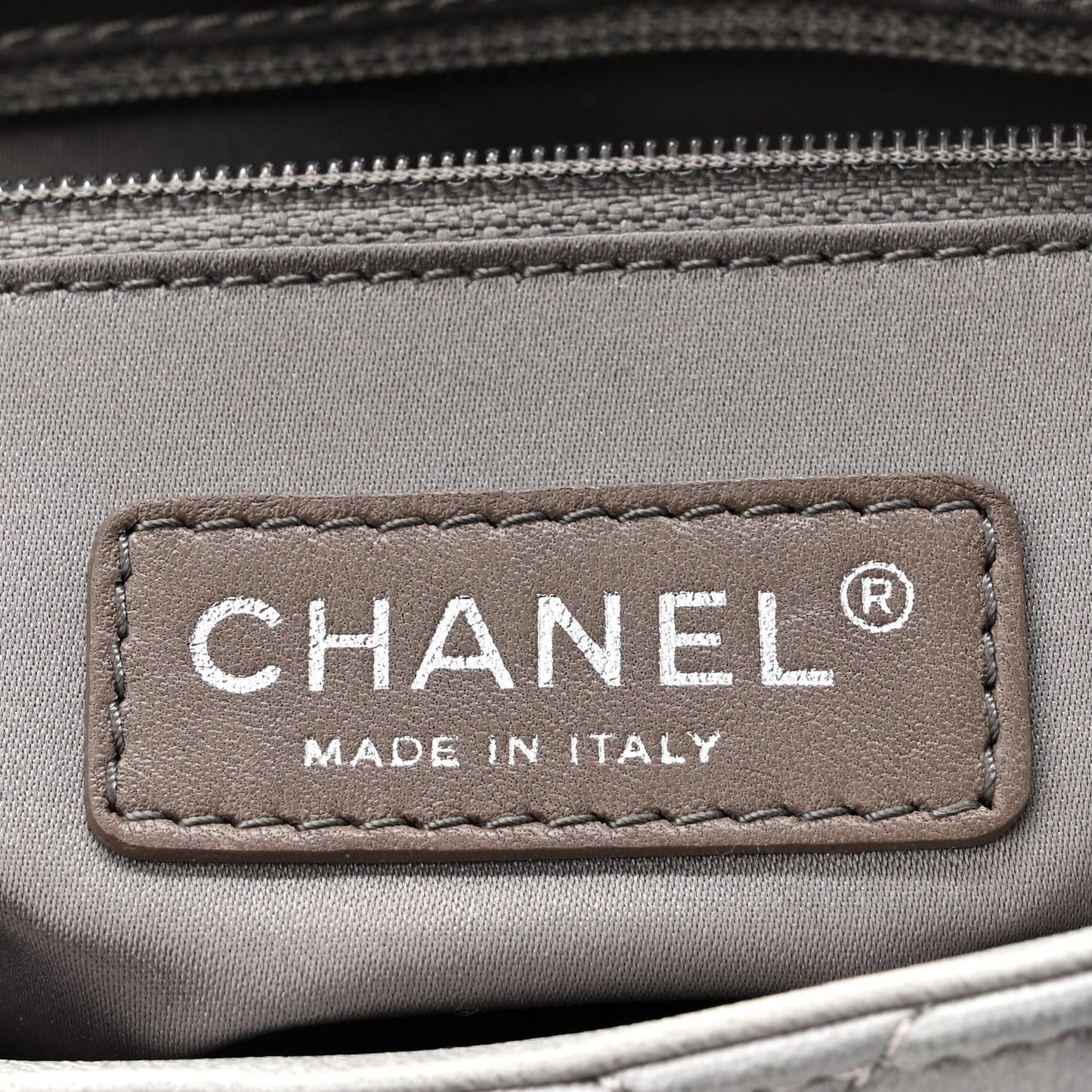 Rubber Quilted Lambskin Medium Coco Rain Flap Grey