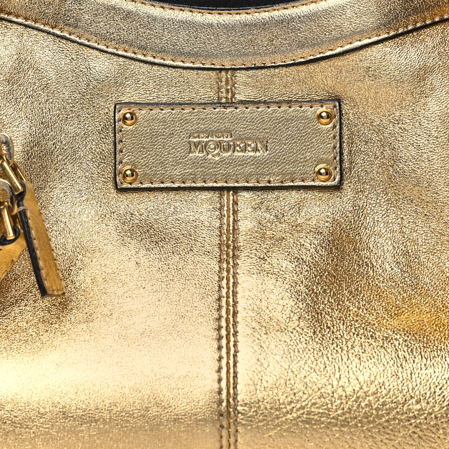 Metallic Crackled Lambskin De Manta Clutch Gold