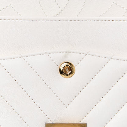 Chanel Aged Calfskin Chevron Quilted 2.55 Reissue 225 Flap White 11 of 12