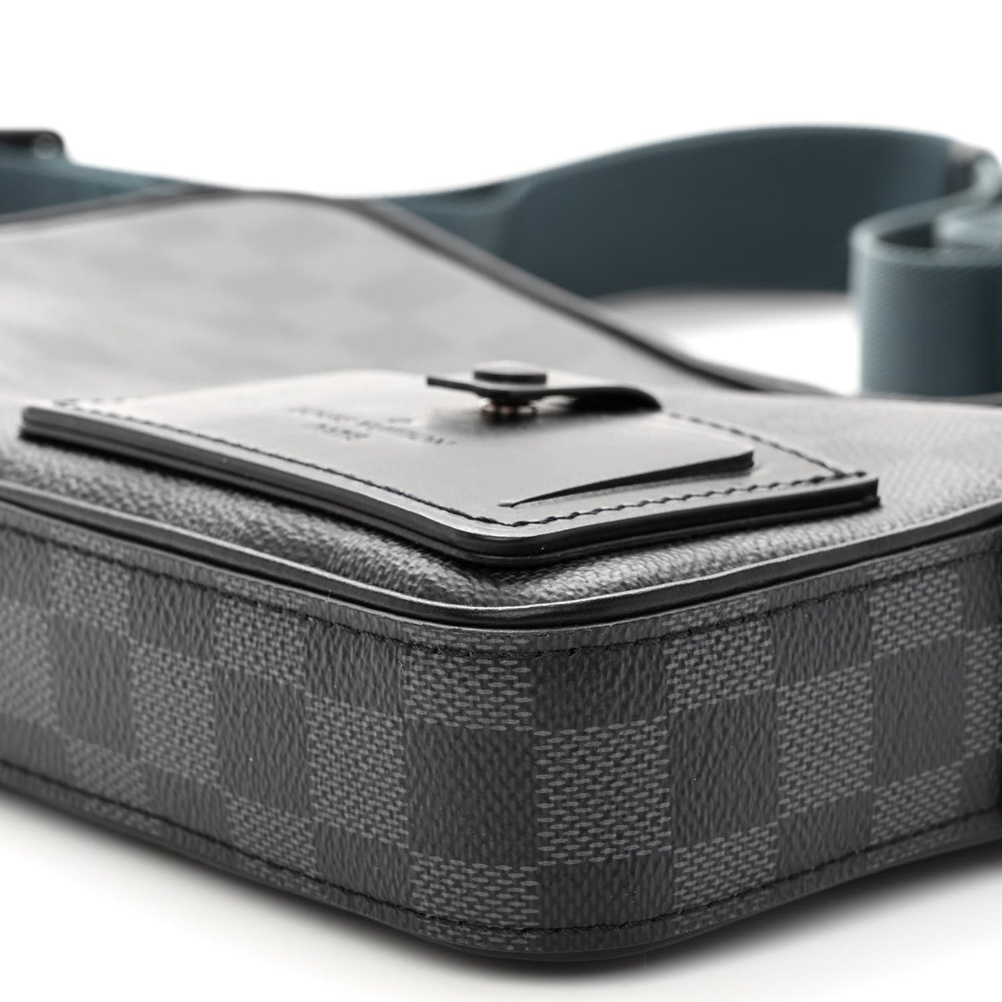 Damier Graphite Alpha Messenger Bag
