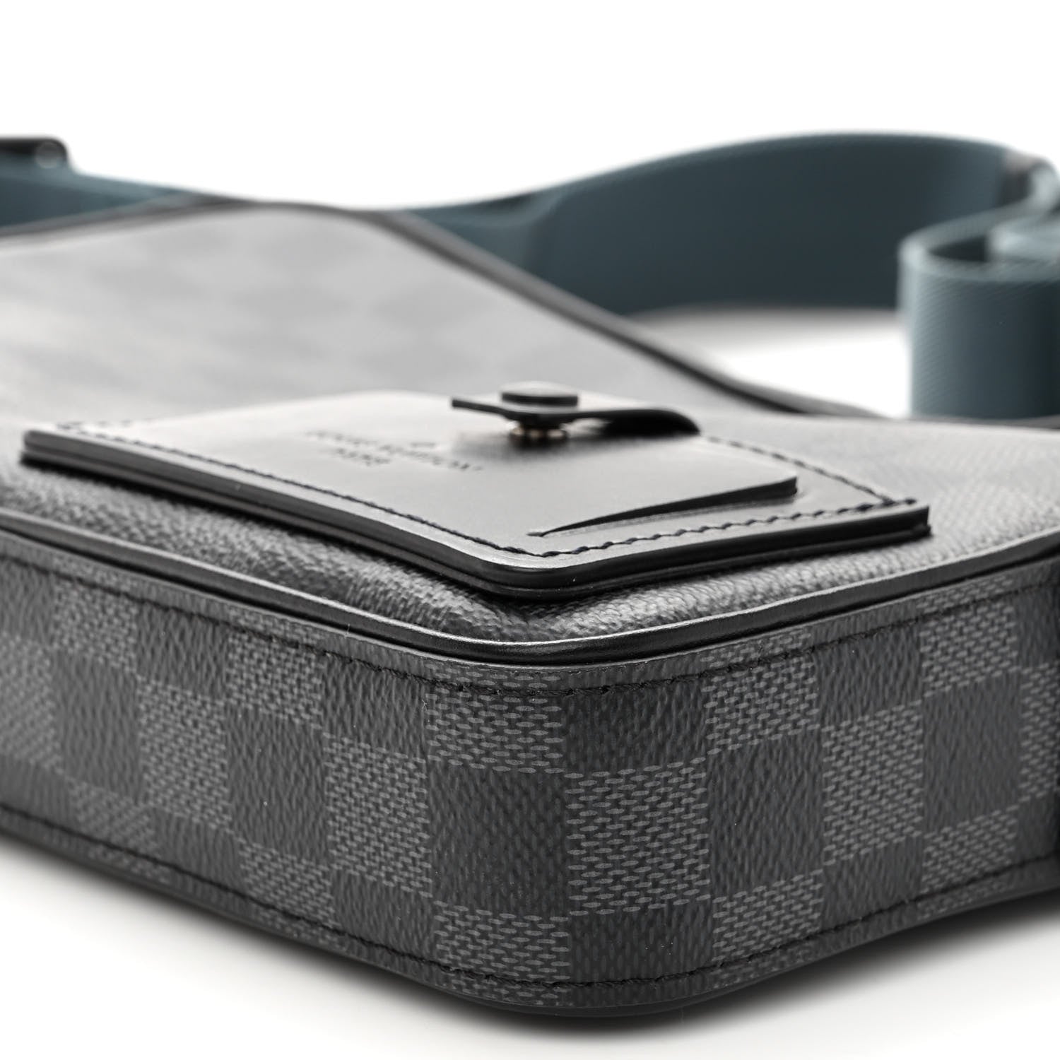 Louis Vuitton Damier Graphite Alpha Messenger Bag 9 of 9