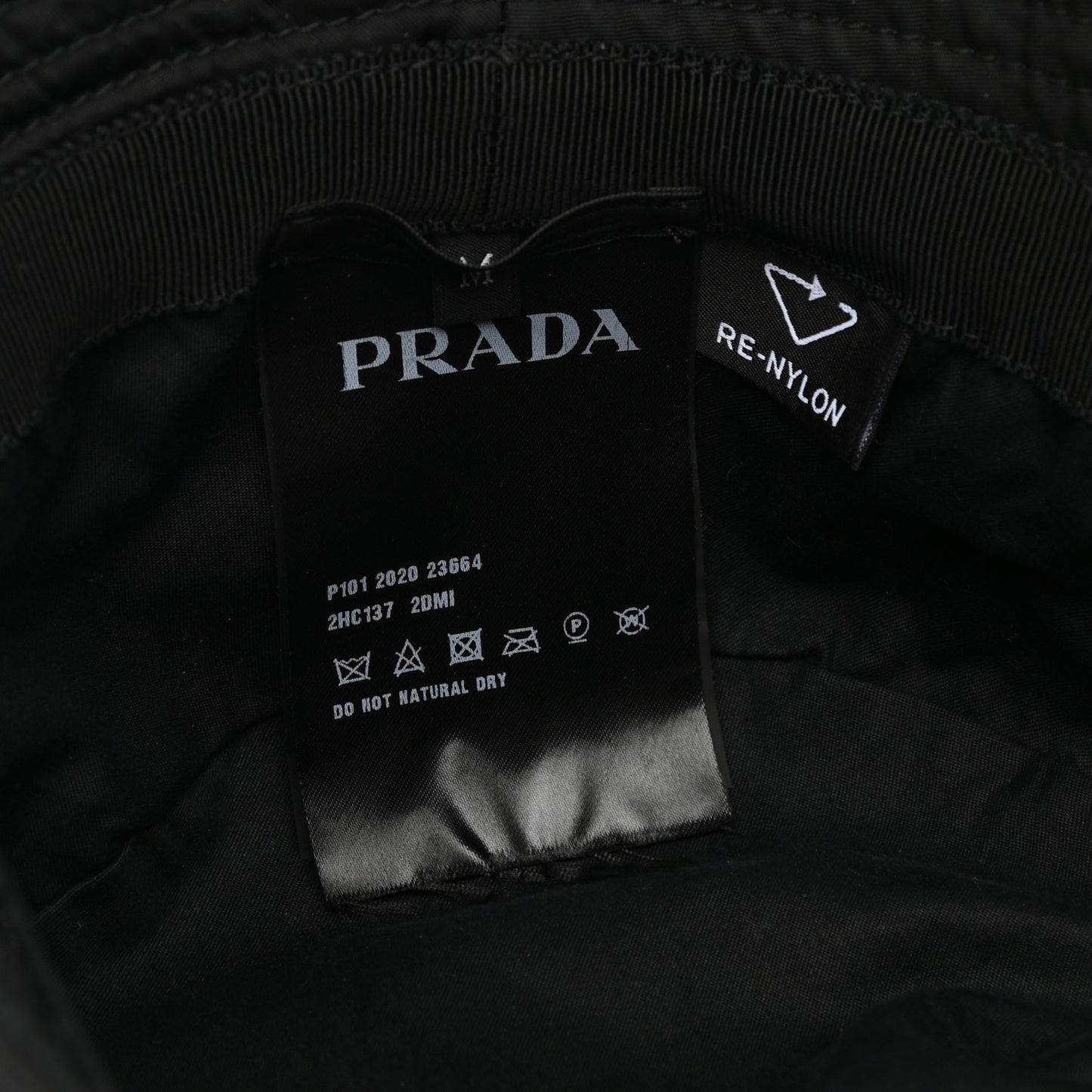 Re-Nylon Metal Triangle Logo Mens Bucket Hat M Black