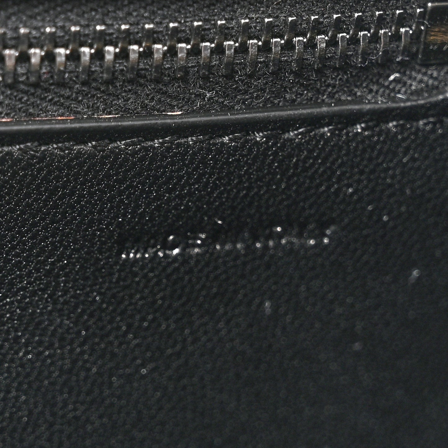 Crinkled Calfskin Vlogo Locker Shoulder Bag Black