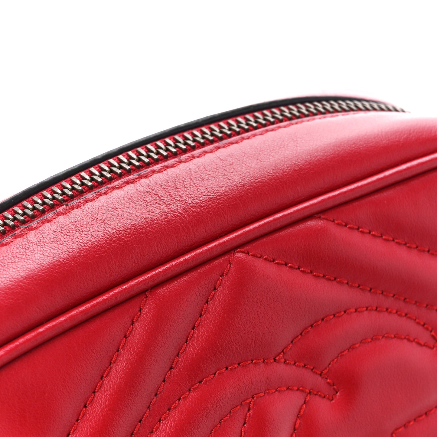 Calfskin Matelasse Mini GG Marmont Chain Shoulder Bag Hibiscus Red