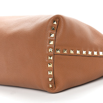 Valentino Garavani Pebbled Calfskin Large Rockstud Reversible Tote Light Cuir Marine 15 of 17