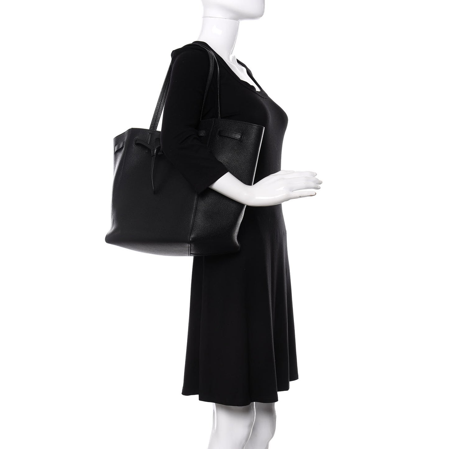 Soft Grained Calfskin Medium Cabas Phantom Black