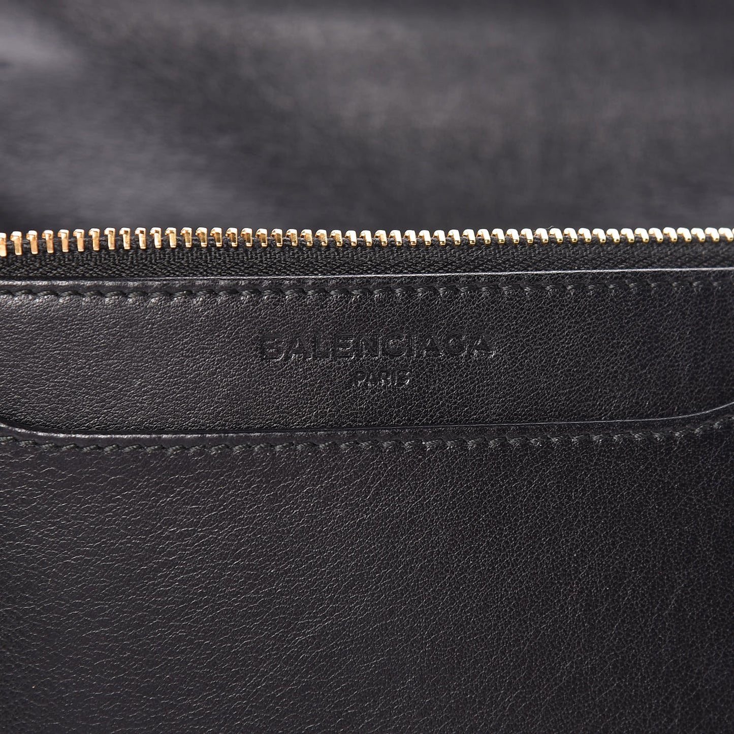 Veau Amp Plate Gold Chain Wallet Black