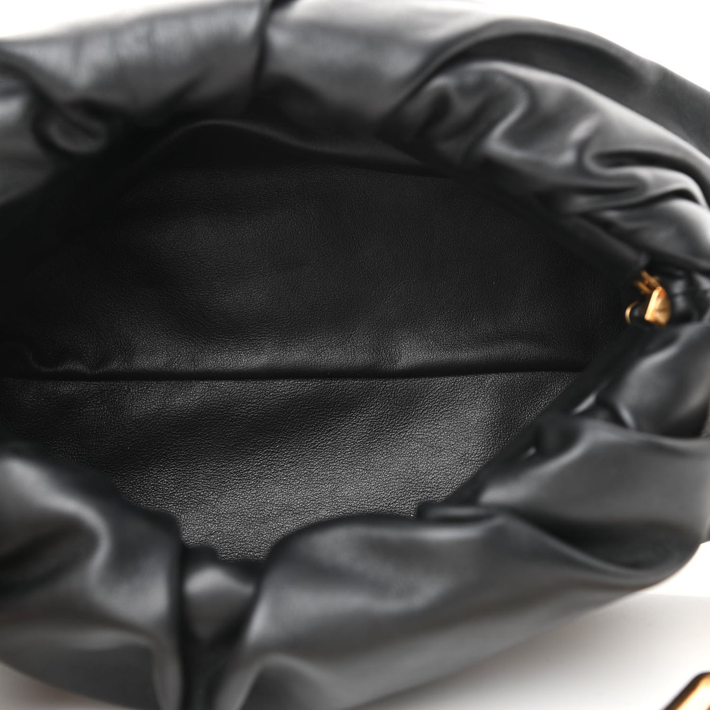 Calfskin The Pouch Chain Black
