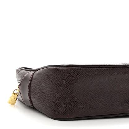 Louis Vuitton Taiga Kaluga Toiletry Pouch Acajou 8 of 10