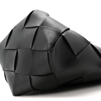 Bottega Veneta Nappa Maxi Intrecciato Clasp Bucket Bag Black 9 of 11