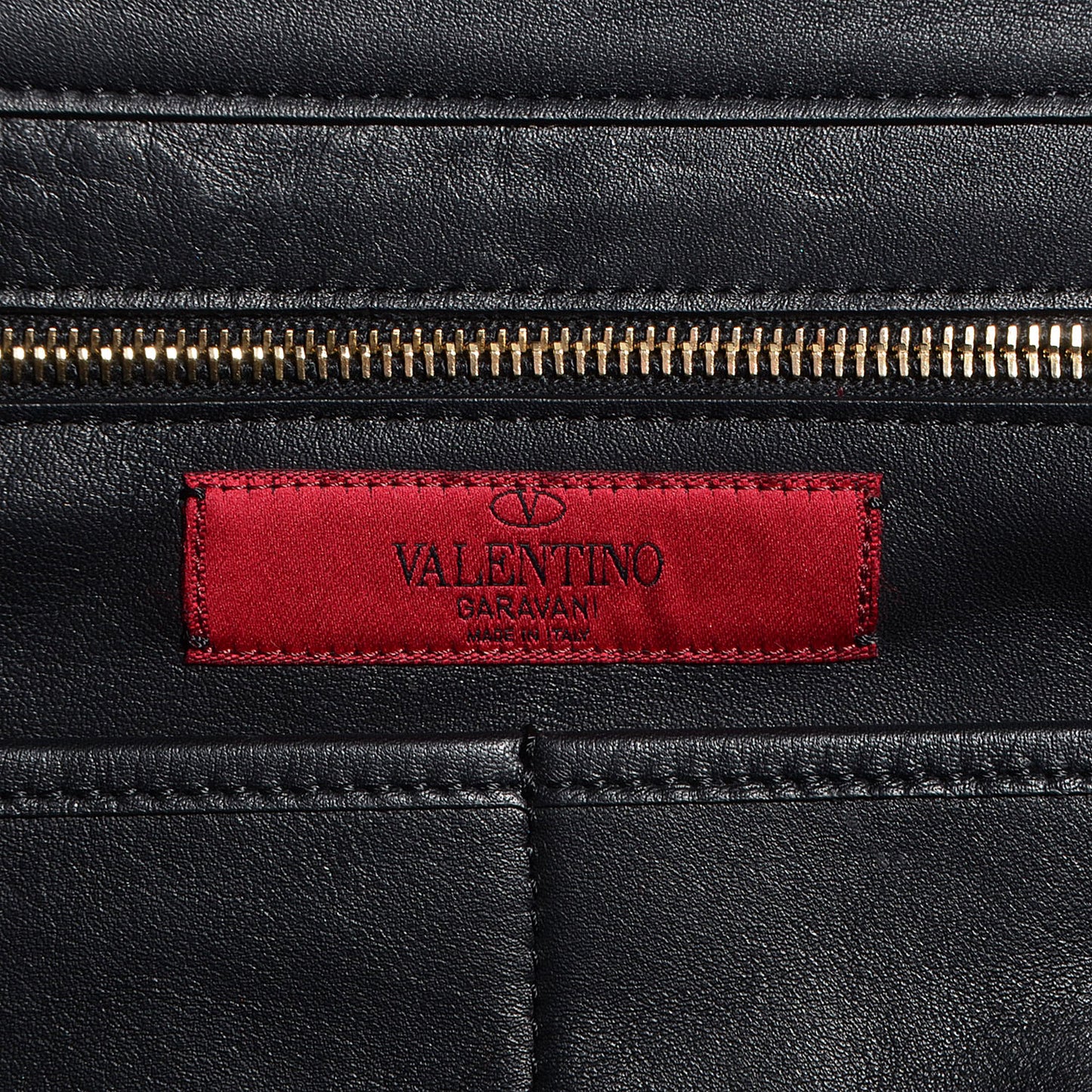 Vitello Medium Rockstud Tote Black