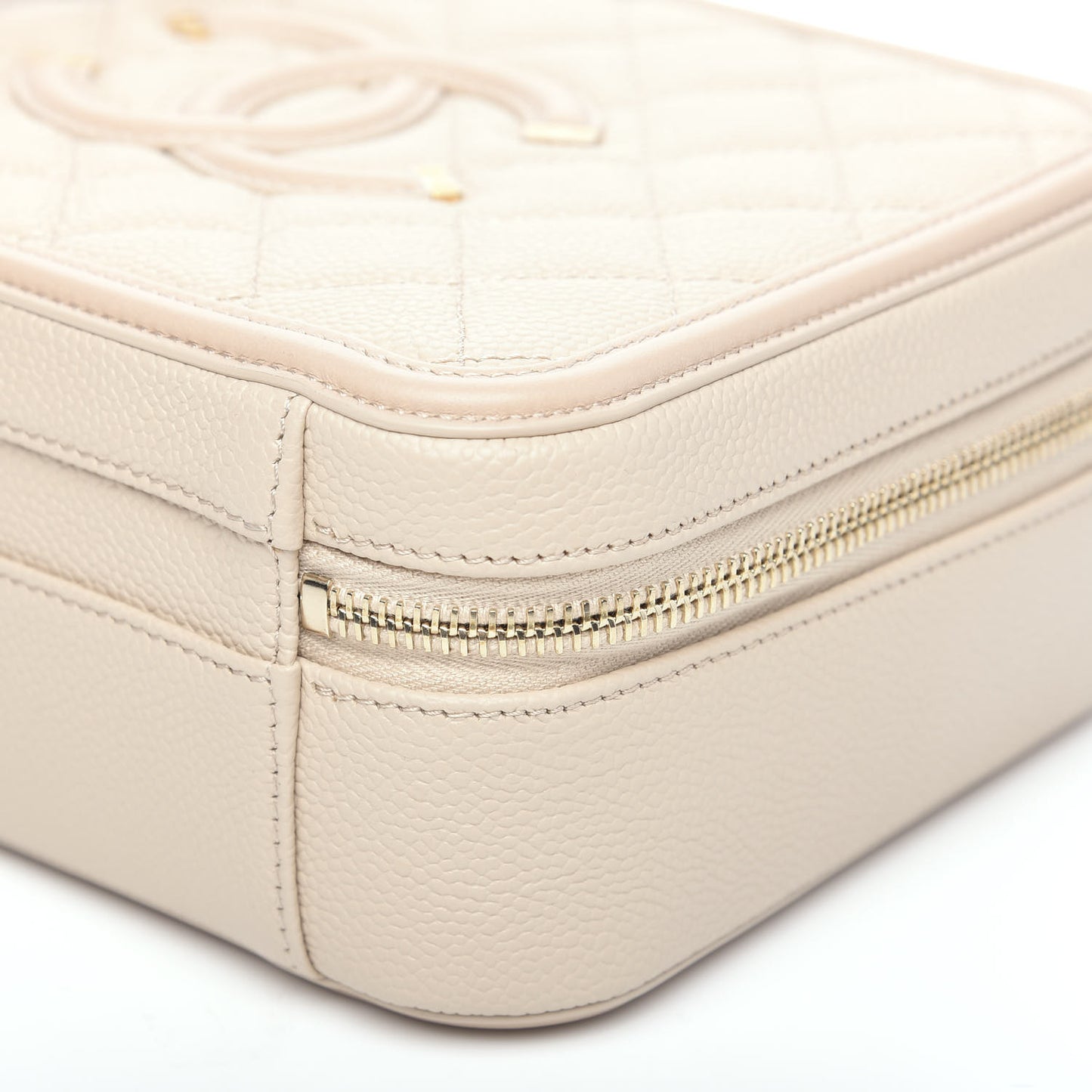 Caviar Quilted Medium CC Filigree Vanity Case Light Beige