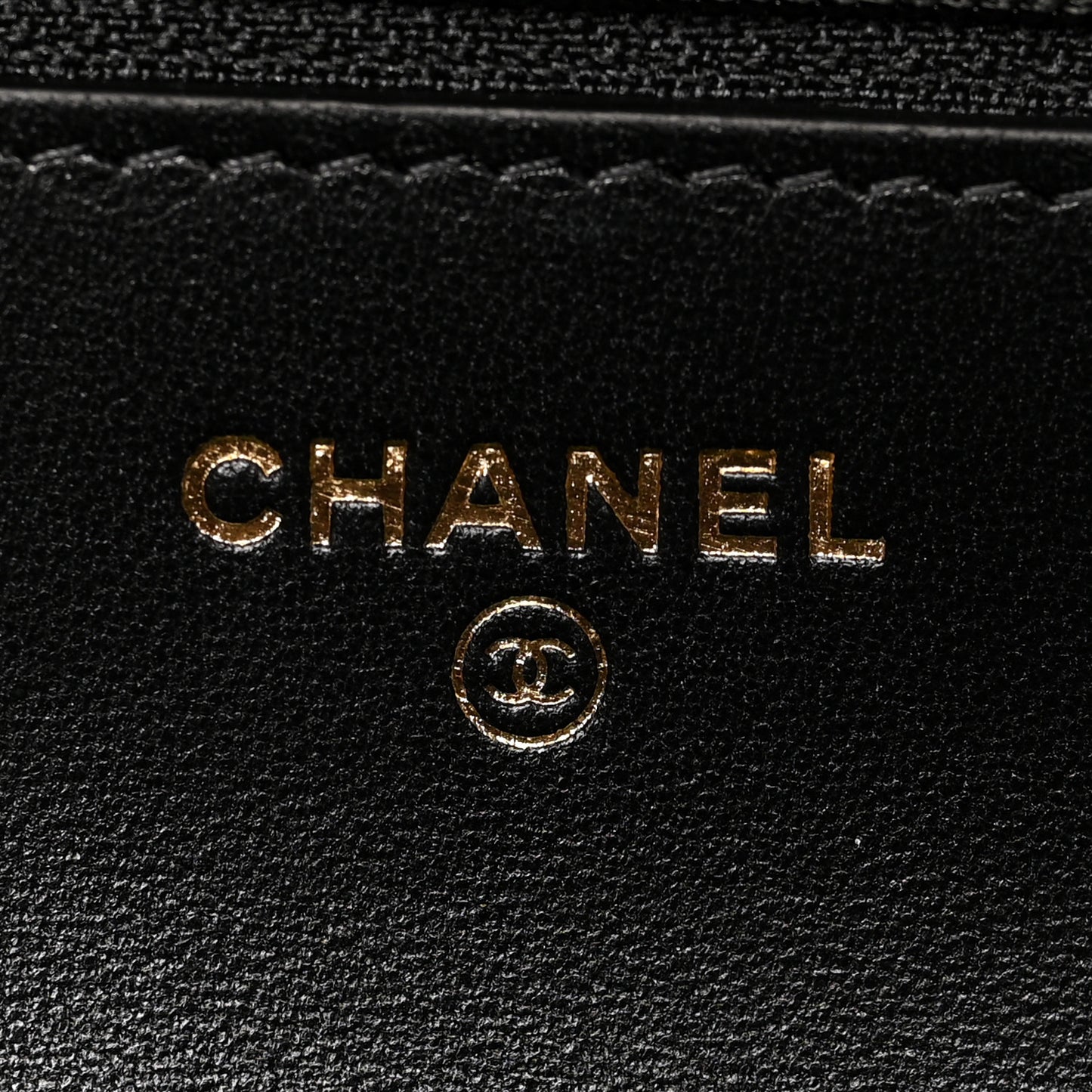 Lambskin Plexi Quilted Wallet On Chain WOC Black