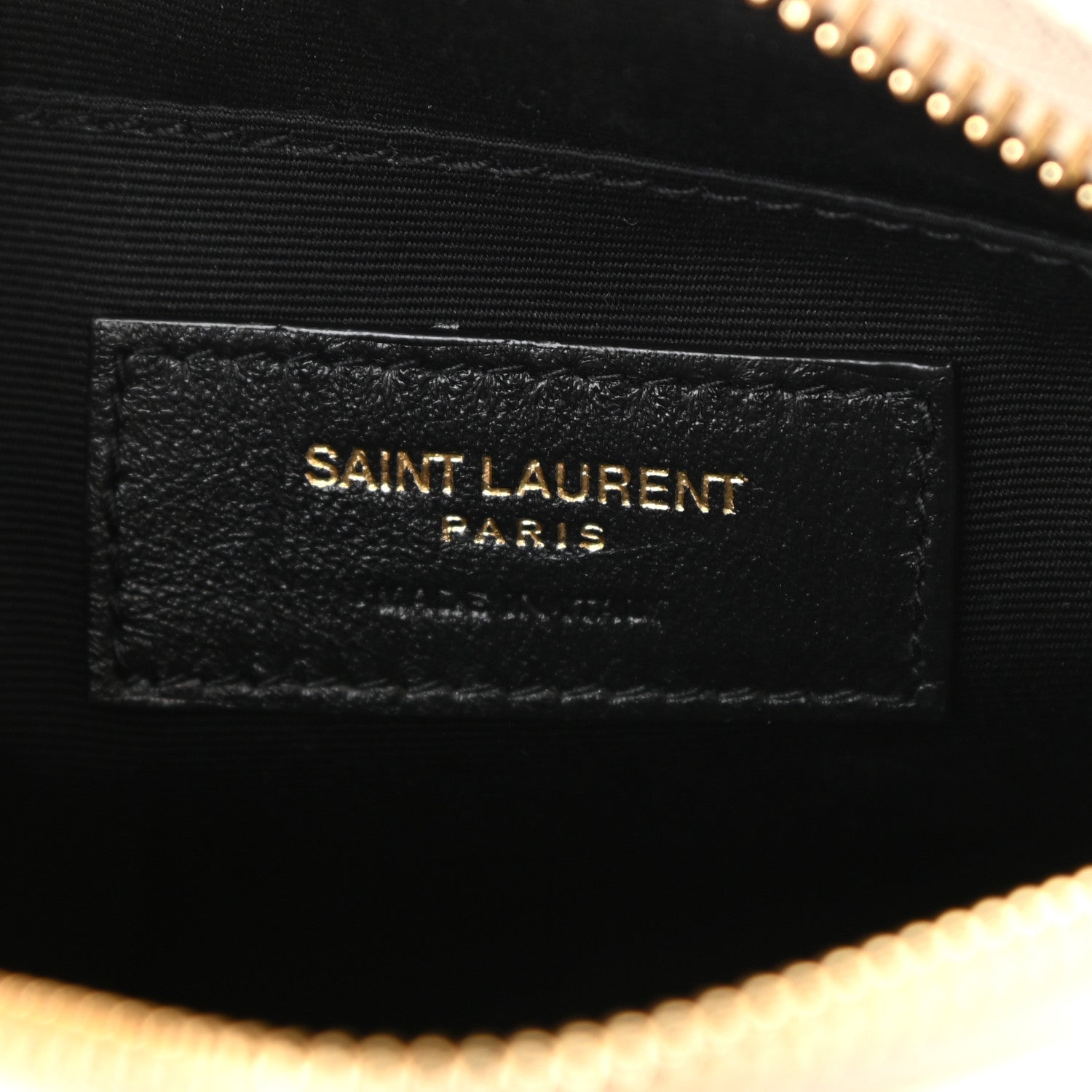 Saint Laurent Grain De Poudre Matelasse Chevron Quilted Round Vinyle Camera Bag White 6 of 10