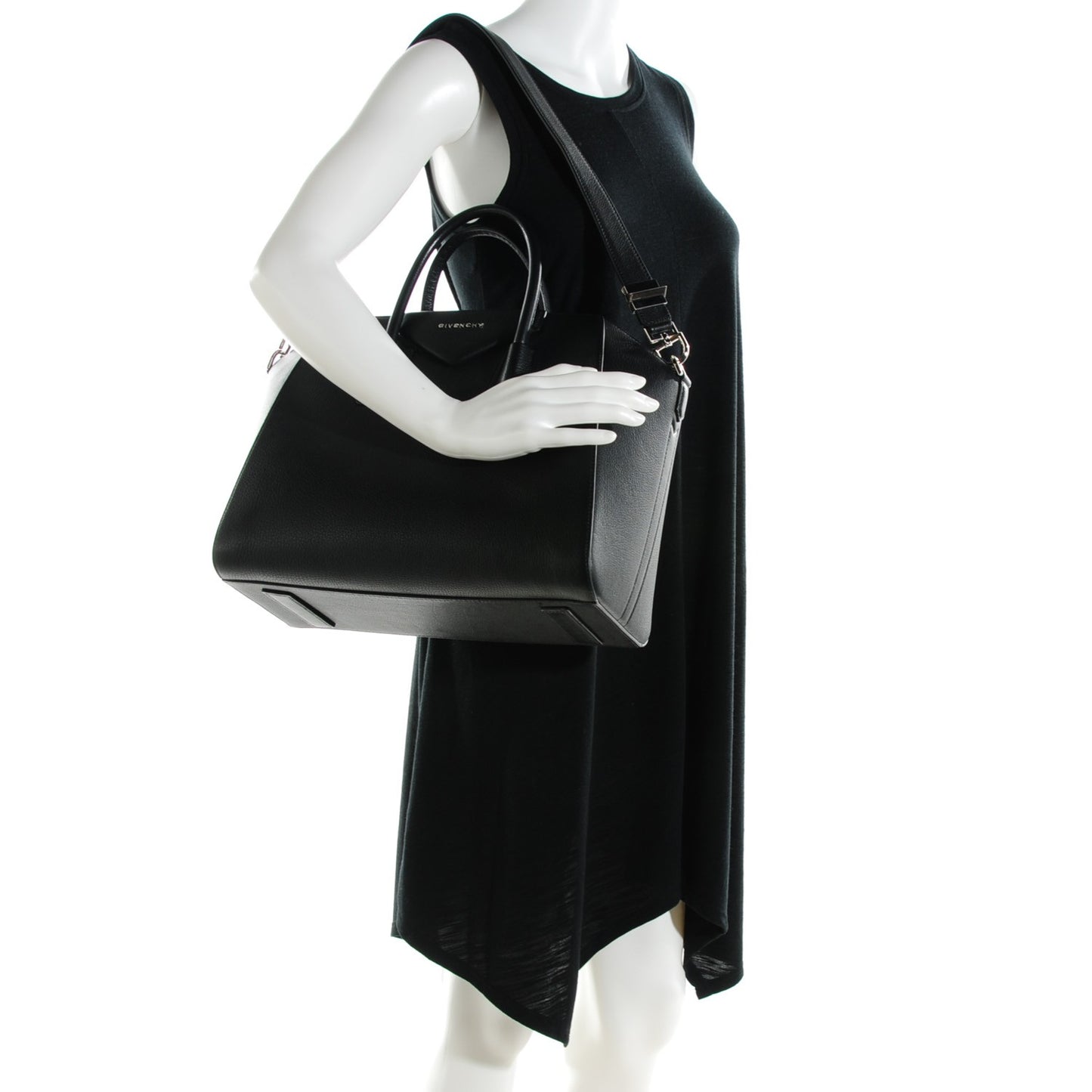 Sugar Goatskin Medium Antigona Black