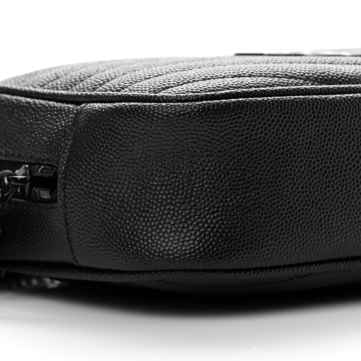 Saint Laurent Grain De Poudre Matelasse Monochrome Monogram Mini Lou Camera Bag Black 9 of 11