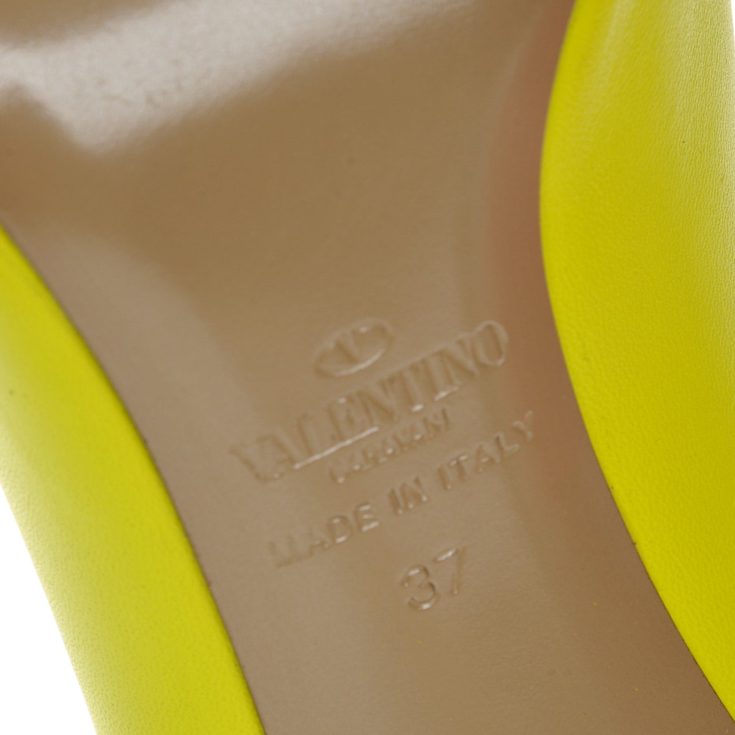 Matte Calfskin Rockstud New Plain 100mm Pumps 37 Yellow