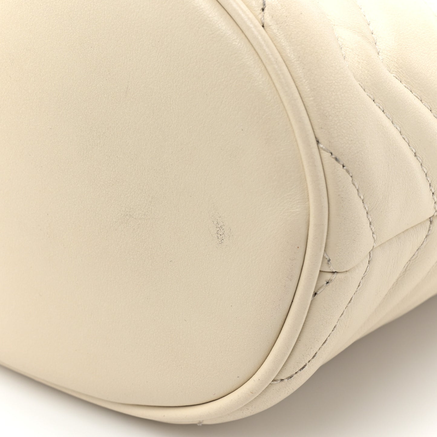 Calfskin Matelasse Mini GG Marmont 2.0 Bucket Bag White