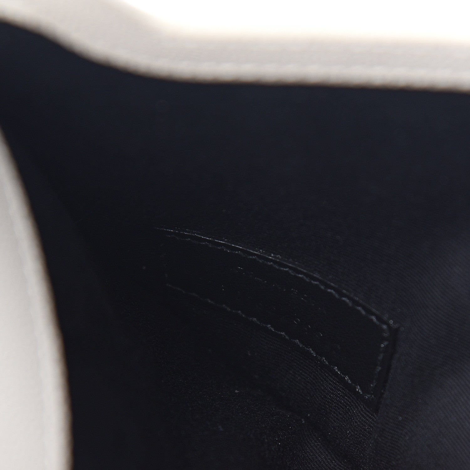 Saint Laurent Grain De Poudre Uptown Pouch Crema Soft 6 of 7