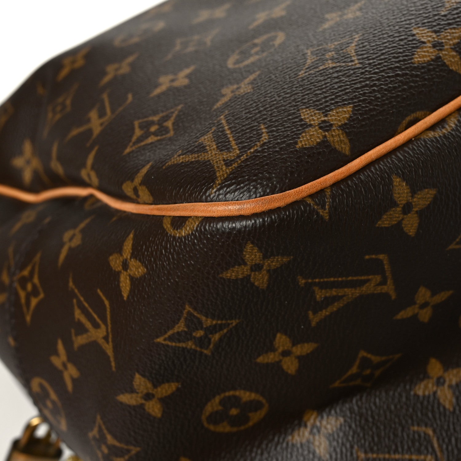 Louis Vuitton Monogram Evasion Sports Bag 9 of 10